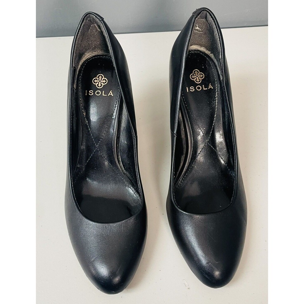 Isola 9M Black Wooden Stacked Block Heel Round Toe Classic Pumps City Minimalist